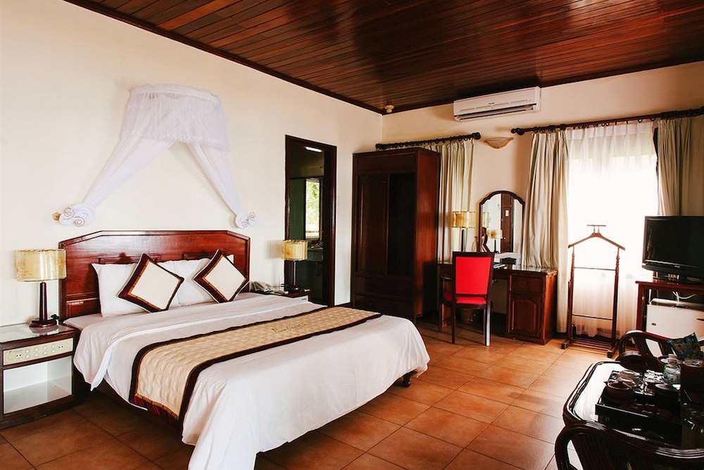 Lăng Cô Beach Resort