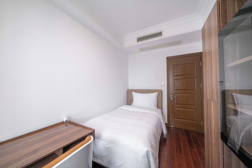 Tyms Xintiandi Elegant 3BR 2BA APT