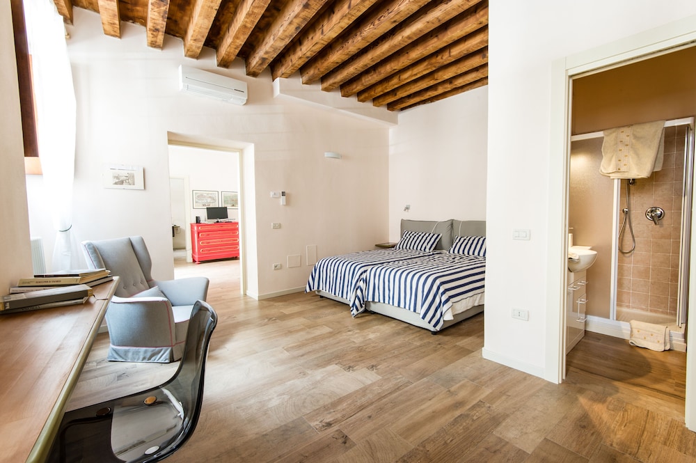 Casa Agli Scrimiari ItalianFlat view 2