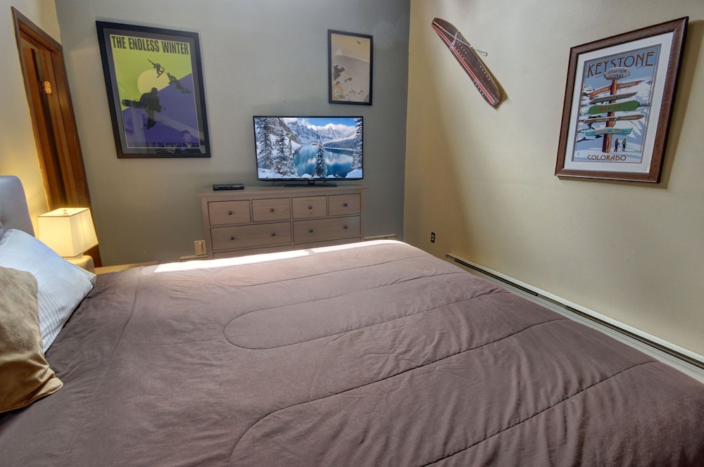 Flying Dutchman 1137 by SummitCove Vacation Lodging