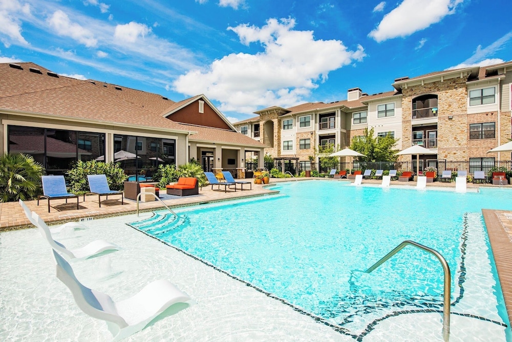 Landing Apartments Houston - Kingsland Blvd
