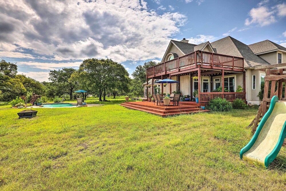 Extravagant 4,500 Sq Ft Home in Hill Country! view 4