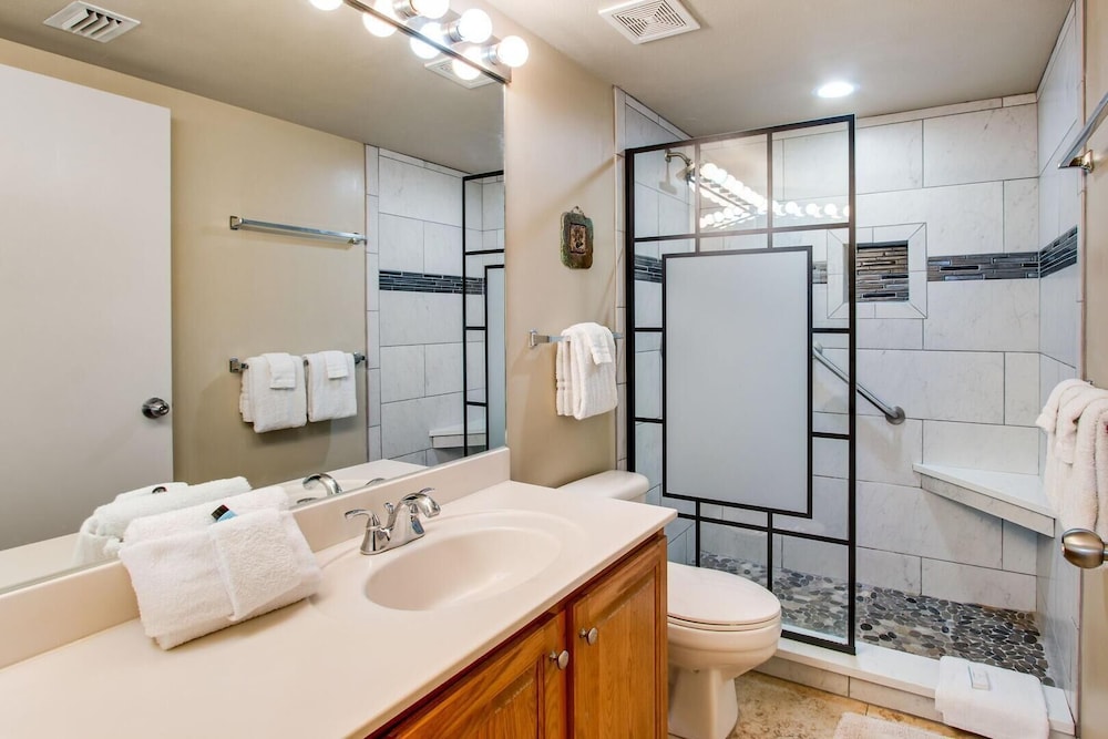 Pelican Pointe 1406