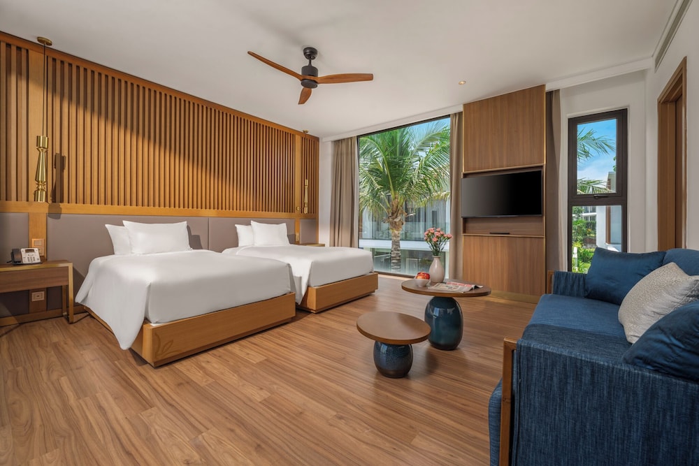 Aqua Vista Hoi An Beachfront Villas