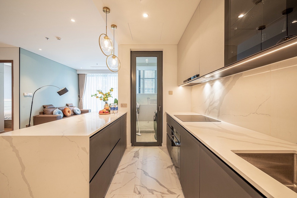 DongDong Apartment The Metropole