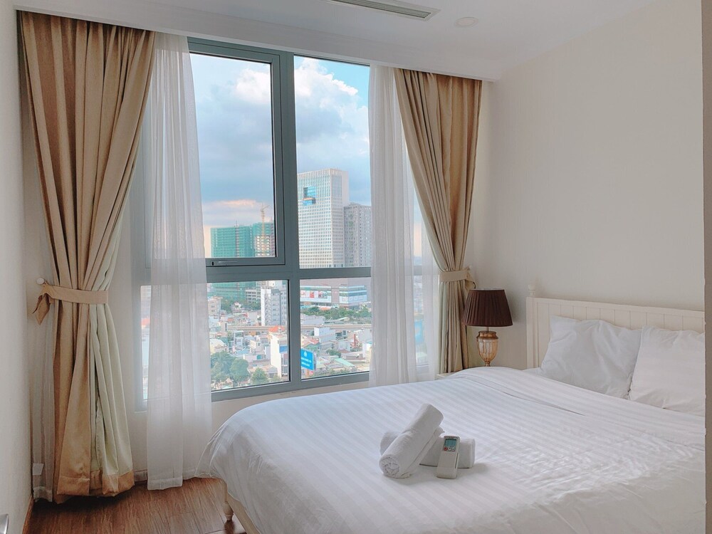 Somi Luxstay LP