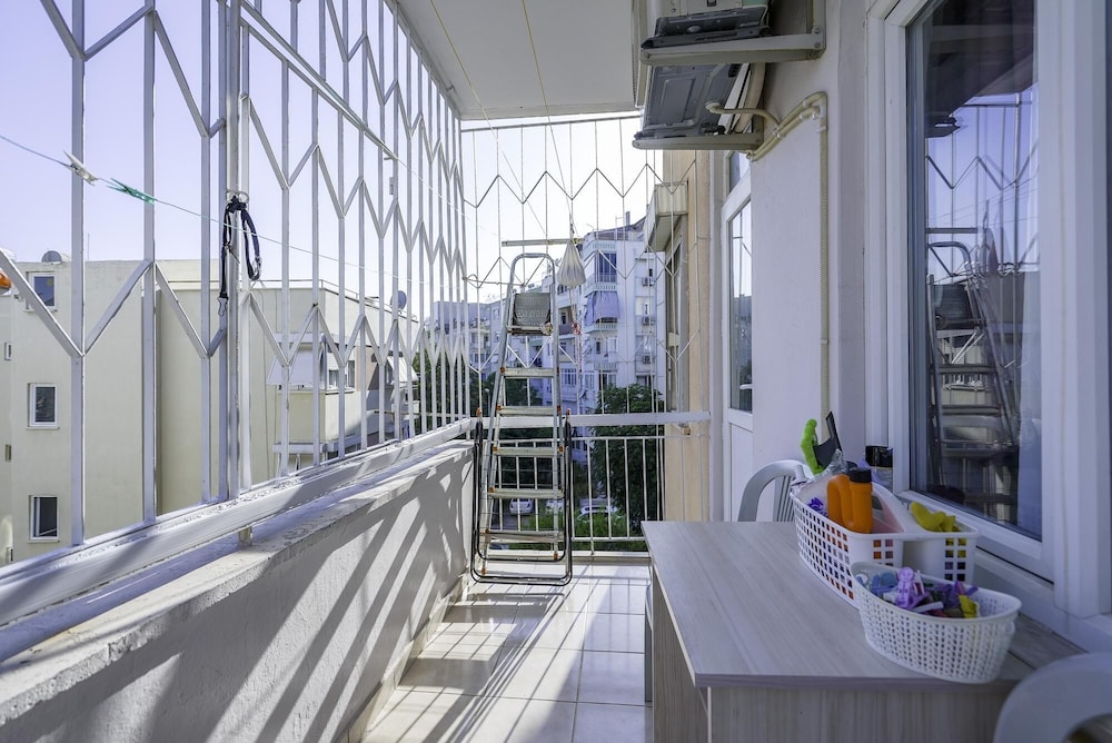 Cozy Flat w Balcony 10 min to Beach in Antalya