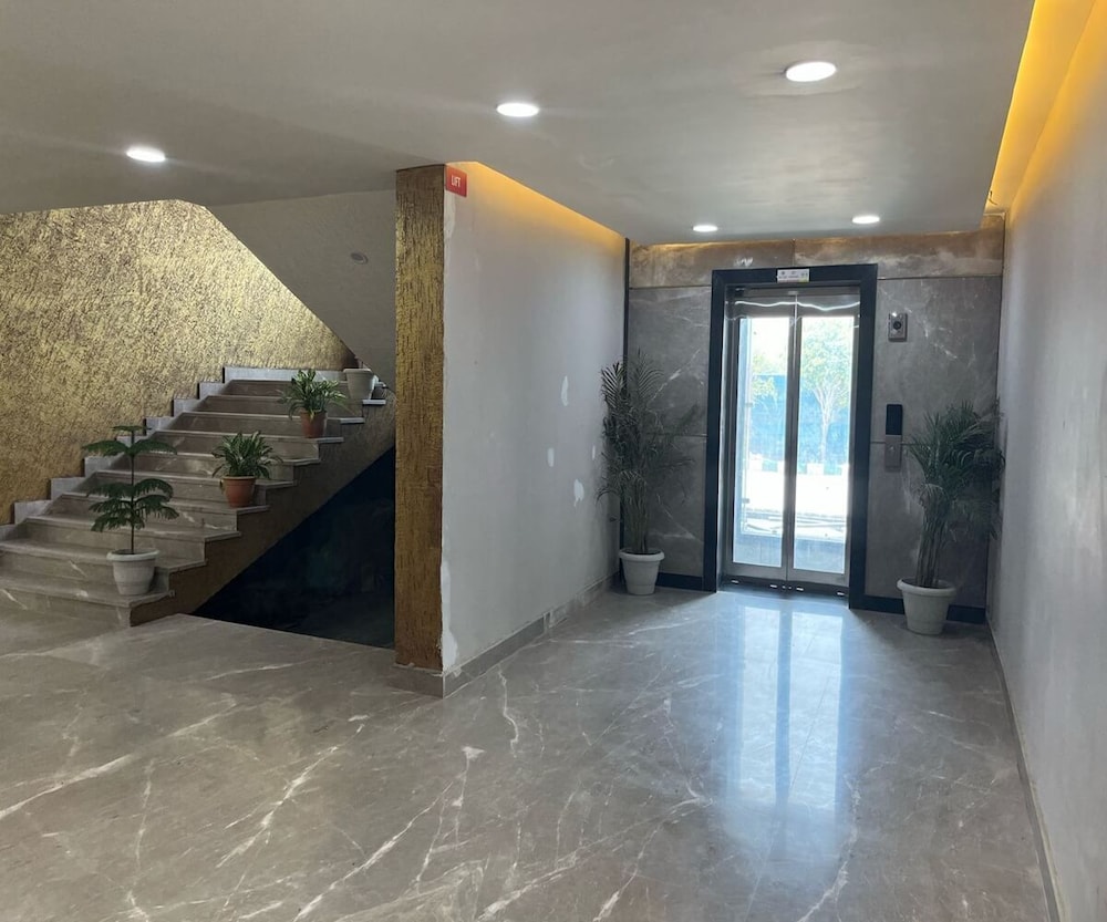Hotel Mandakini Shri Sadhna