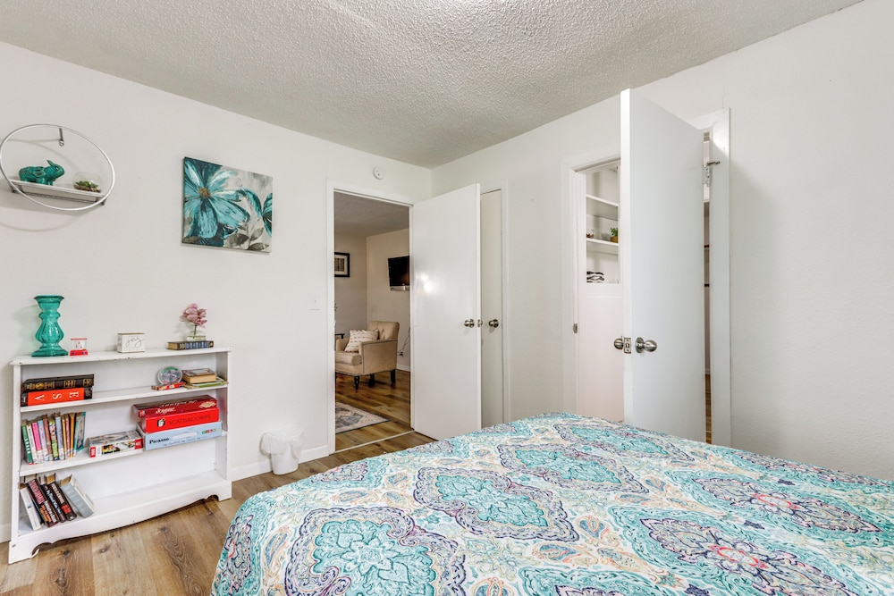 1 Mi to Main St Joplin: Cozy Home w/ Shared Yard!