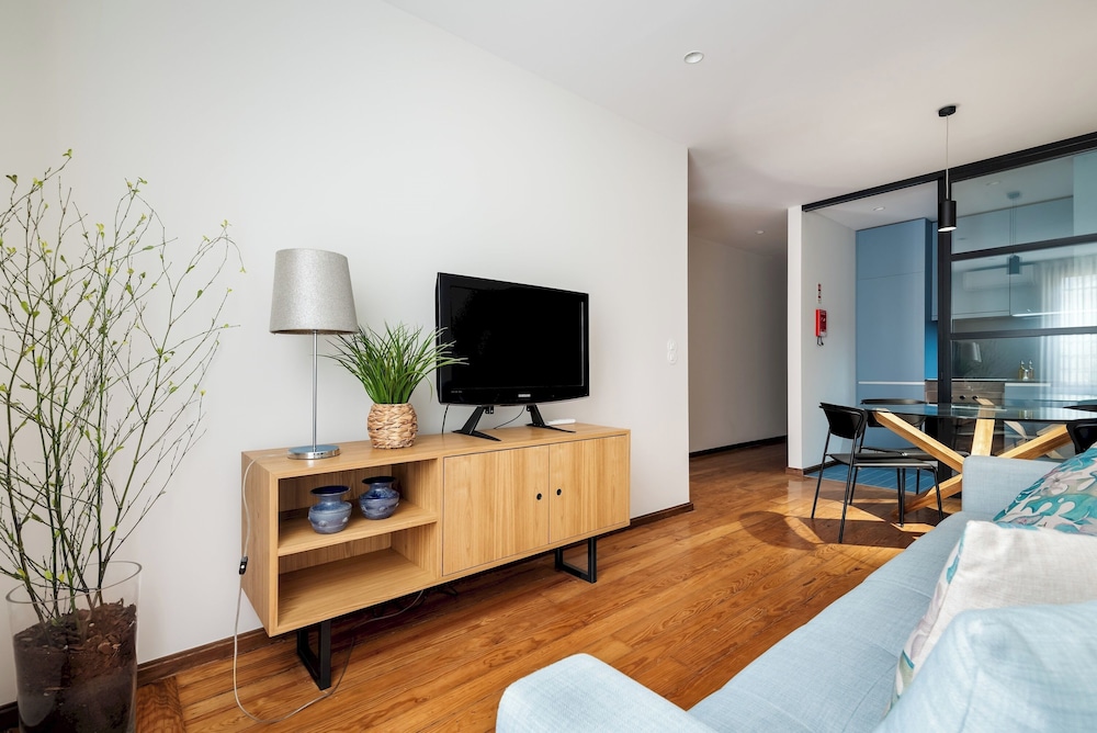 Rivol3 · Stunning 1BR w/ Private Terrace