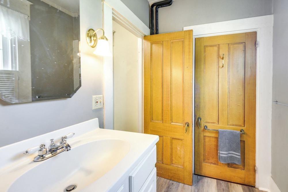 Kennebunk Apartment w/ Local Beach Access! - Property Image 12