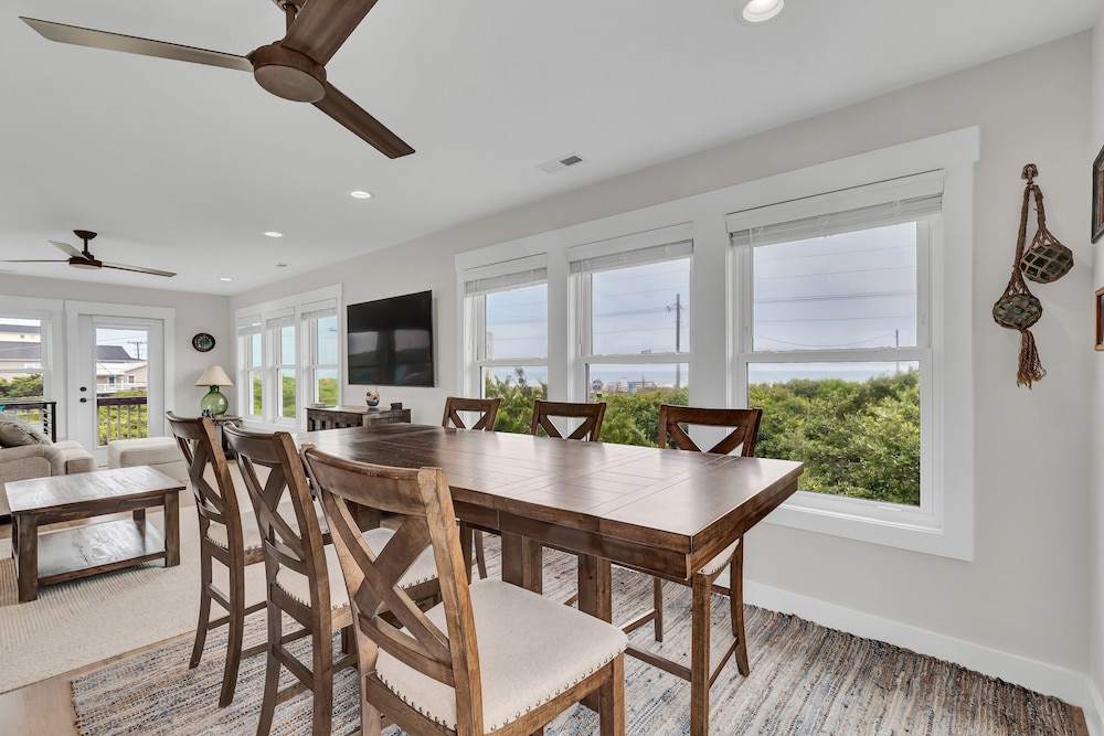 Oceanwatch Cottage by Topsail Realty