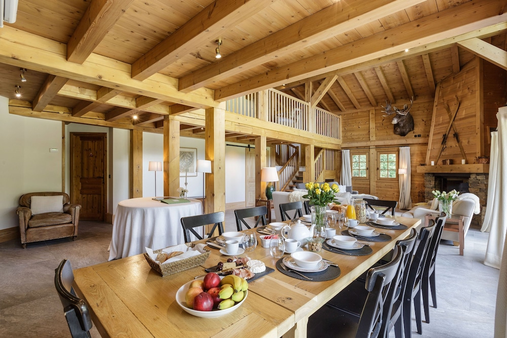 Magnificent Chalet Valhalla 5 Central Chamonix