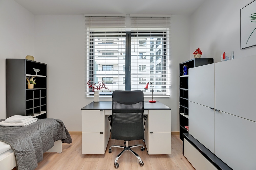 Doki Living - Foodhall & Parking by Downtown Apartments