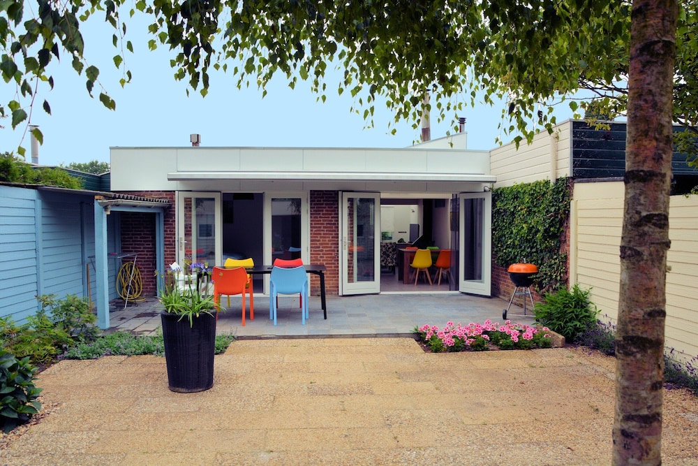 Fresh & Colorful Holiday Home near Beach, Sea, Dunes, & Lake