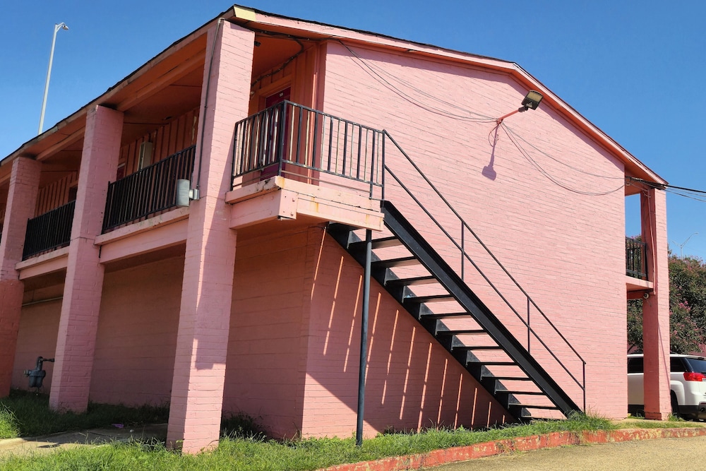 Way Side Inn by Hotel O Dallas near Fair Park Downtown