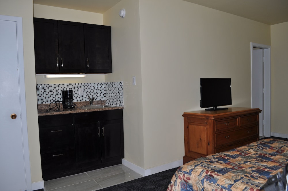 Camrest Motel