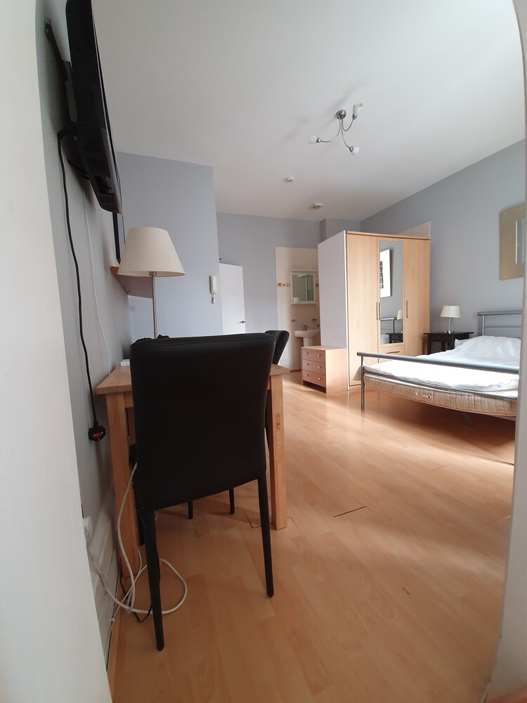Studio Apartment in South Kensington 15