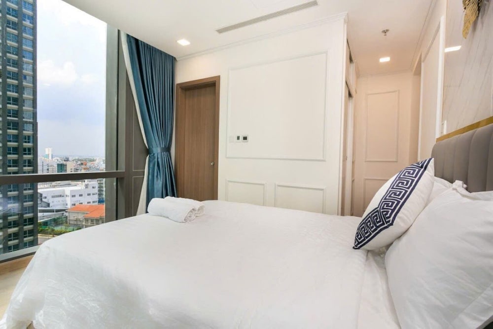 The Aquamarine Landmark Suites - Poolside Access at L4B