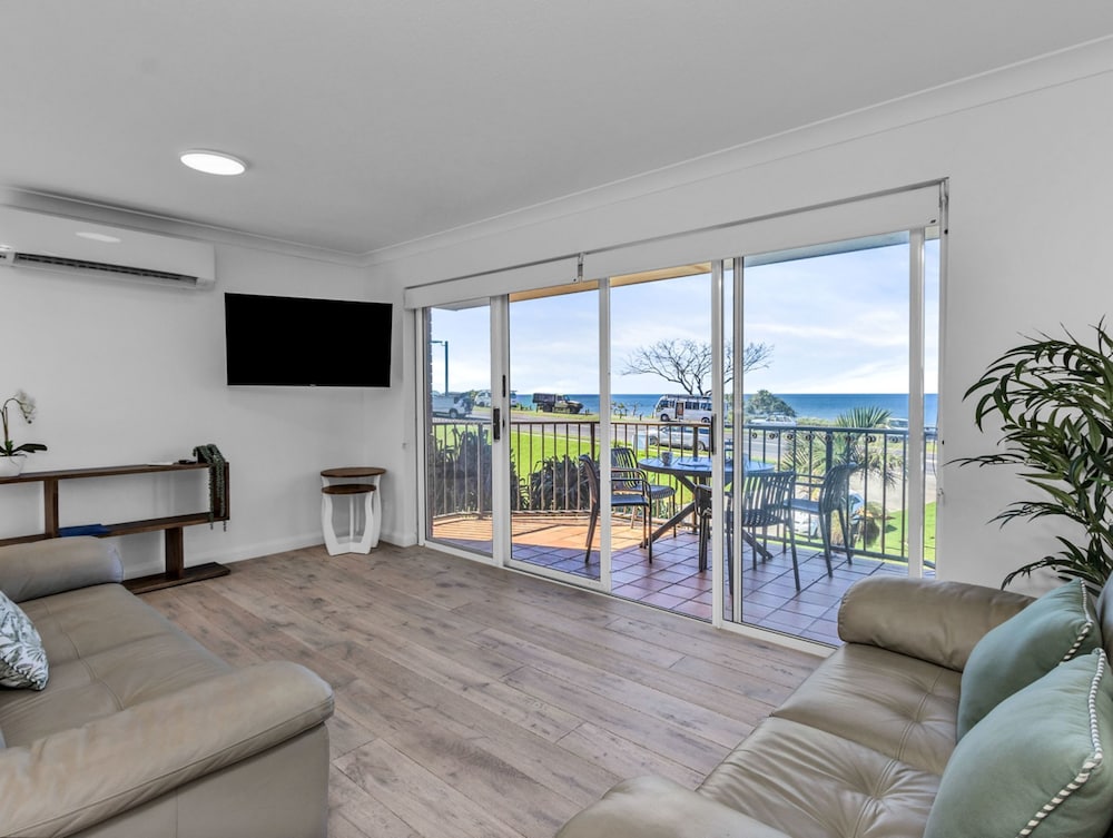 Cabarita Beachfront with Headland Views - Apt 15