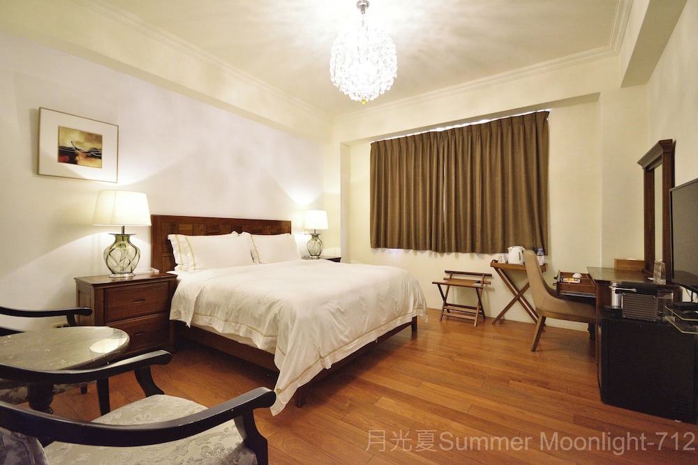 Summer Moonlight Vacation House