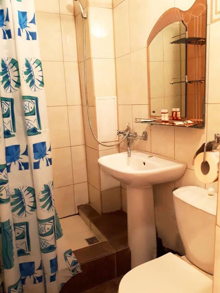 Oganes Guesthouse