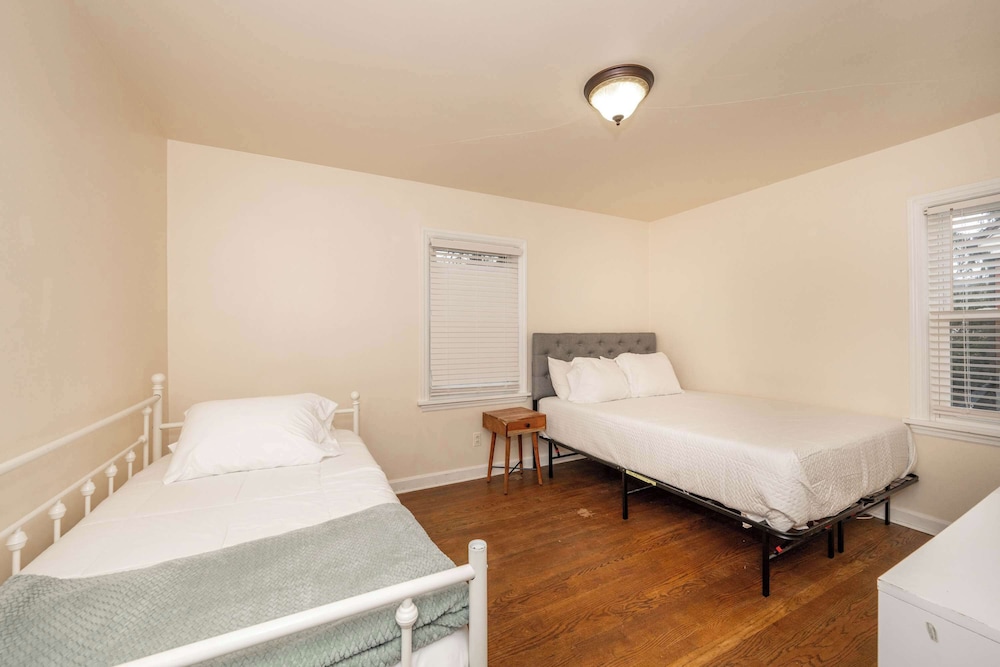 Kenwood Keys Suites for 12!