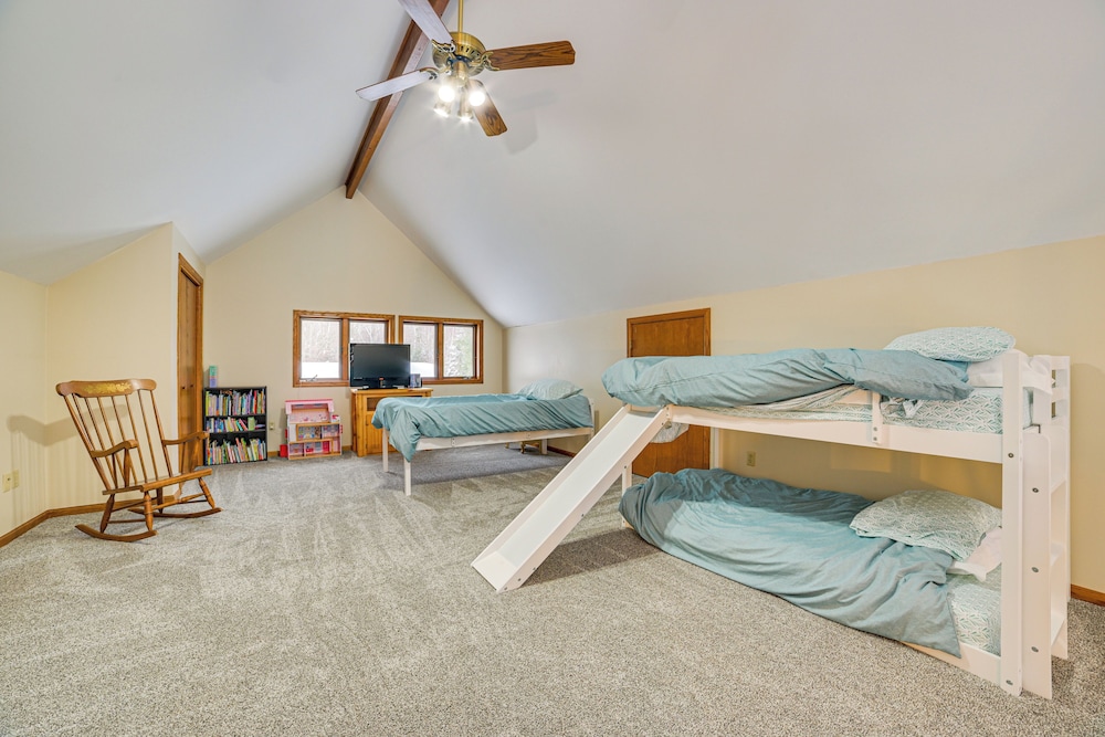 Remote & Peaceful Getaway w/ Games in Eckerman