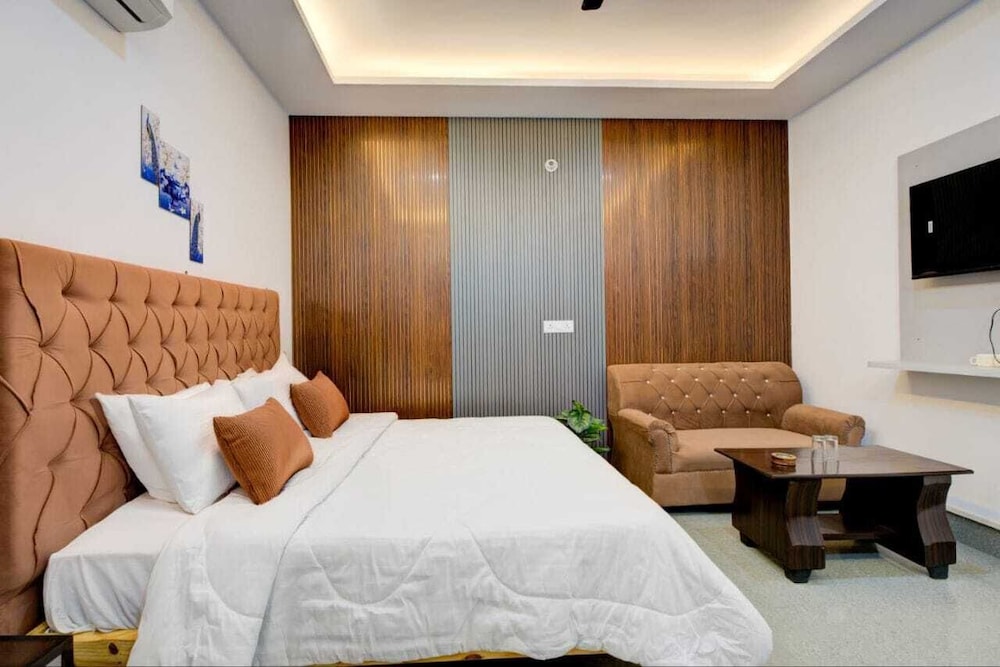 Amara Inn