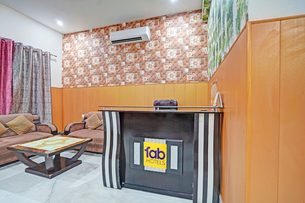 Fabhotel Comfort Inn