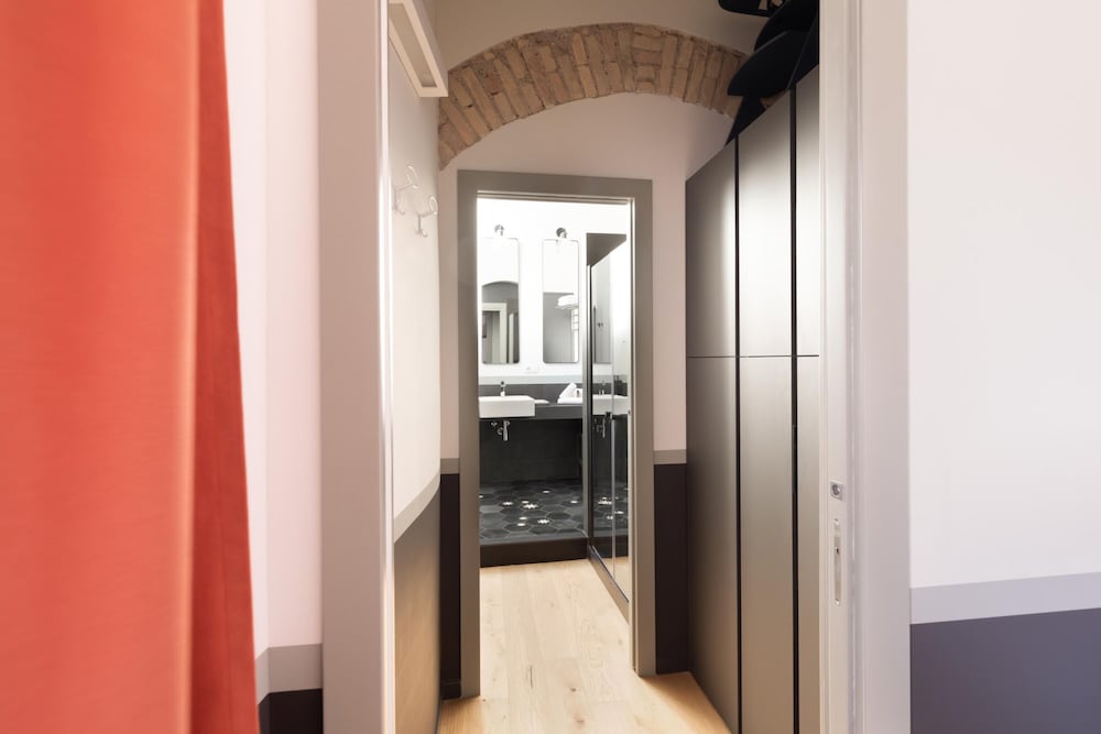 Stunning Rose Trastevere Apartment