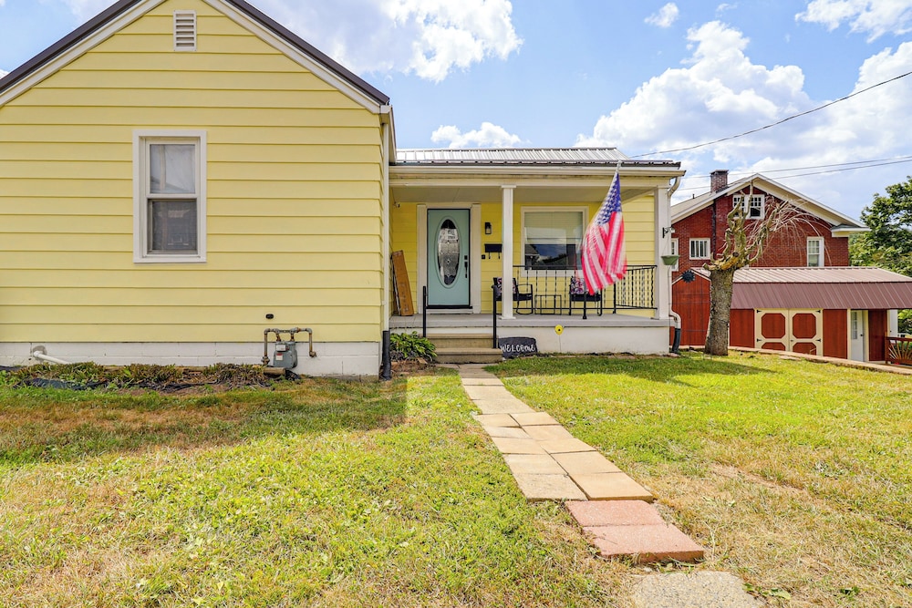 3 Mi to Dtwn & Flood Museum: 'cozy Q Cottage'