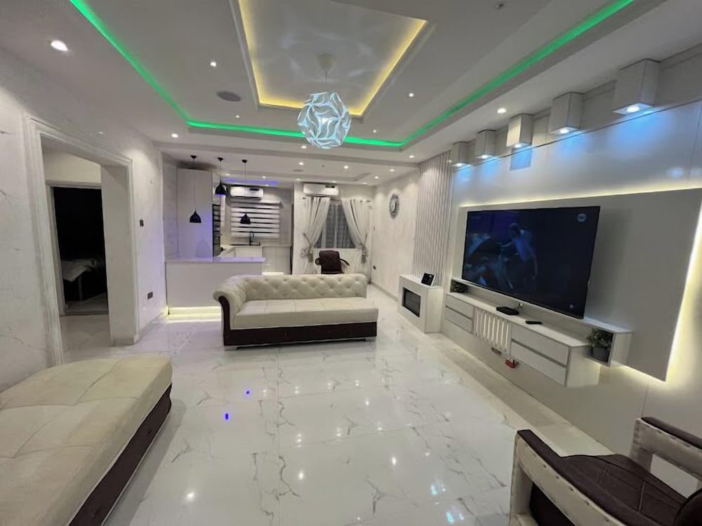 Gilllant Luxury Homes Apartment