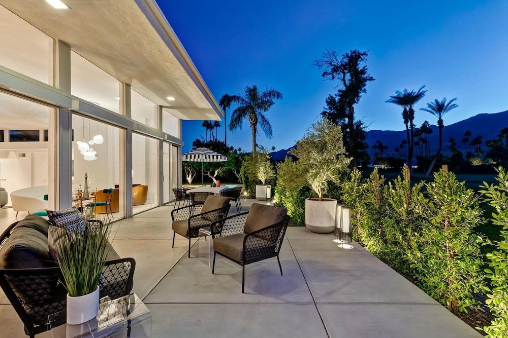 Indian Canyon Oasis in Palm Springs