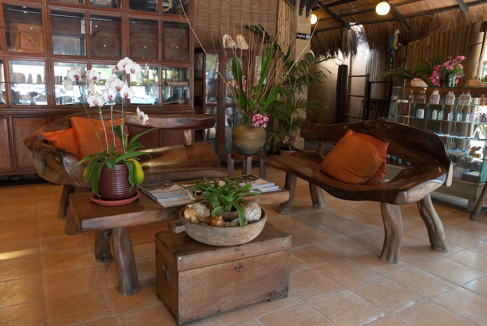 Lobby & Reception