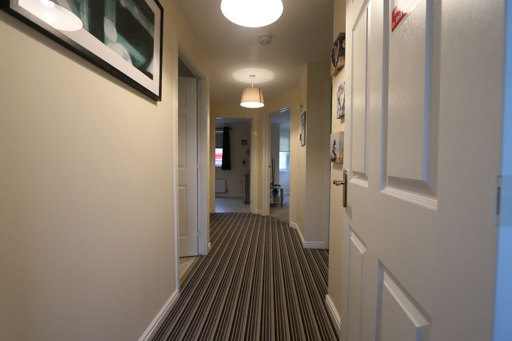 Dunfermline Vacations - Duloch Apartments KW - Property Image 3
