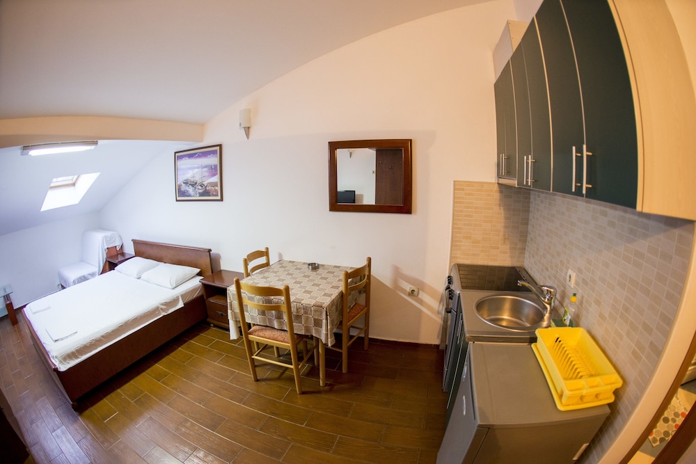 SMS Apartments