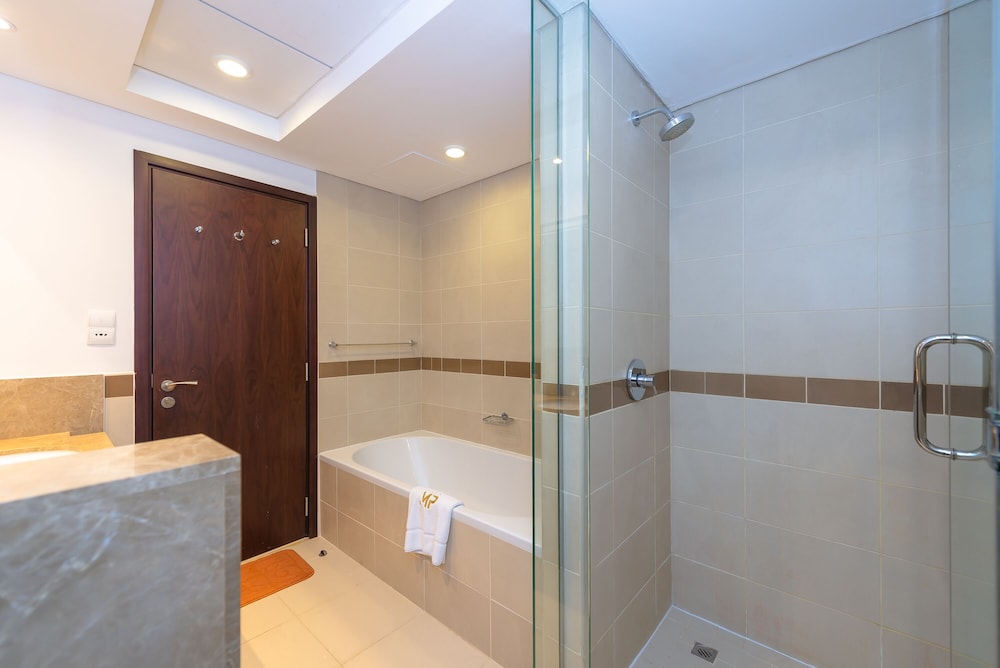 Marco Polo - 2 BR with Burj Khalifa View - 5 min to Dubai Mall
