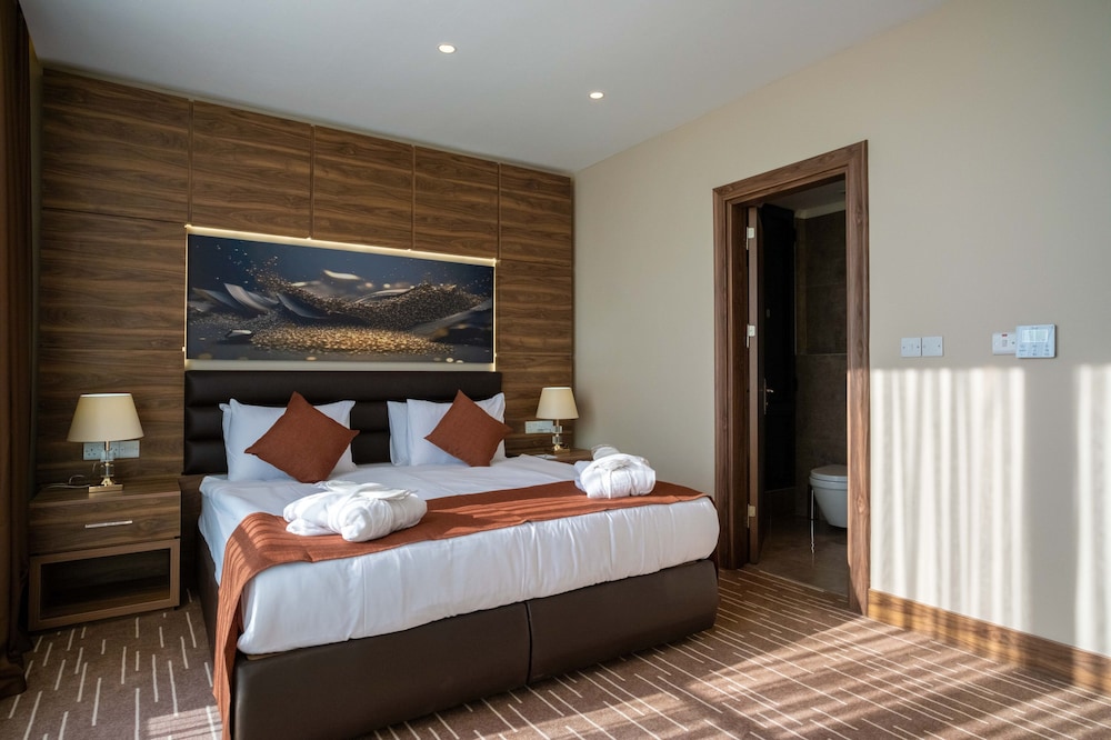 EKOR ELEGANCE HOTEL