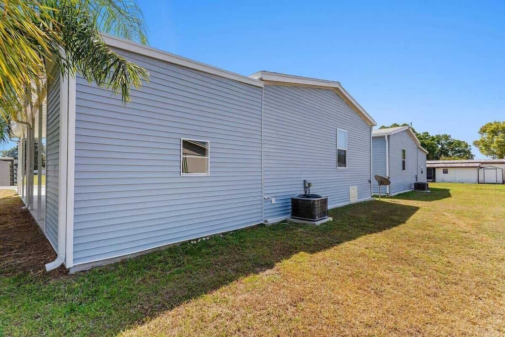 Comfy 2 Bedroom Home, Dade City!