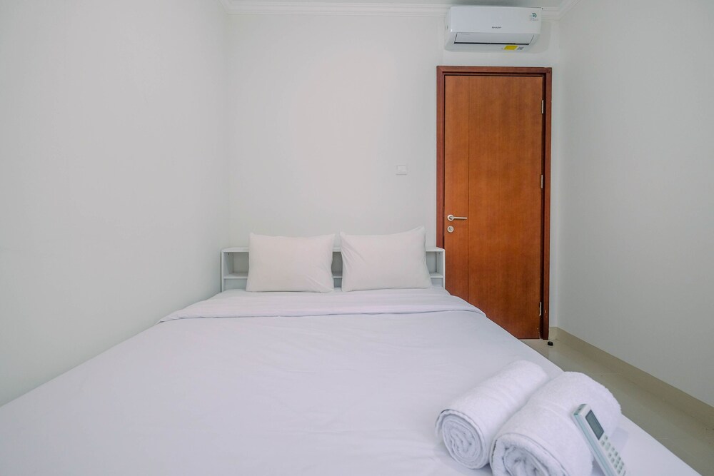 Minimalist 2Br Apartment At Signature Park Grande Near Mt. Haryono view 3