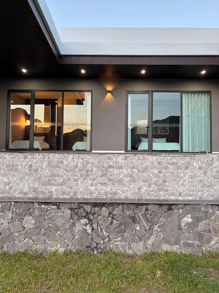 Song View Pool Villa