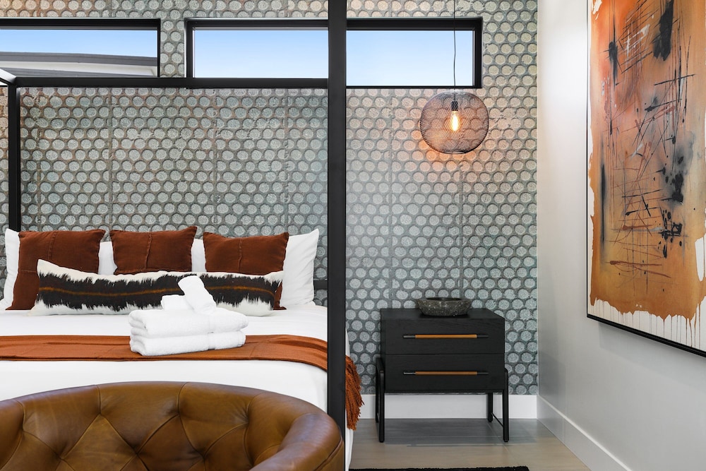 Ember-pool Heat Available-in North Scottsdale