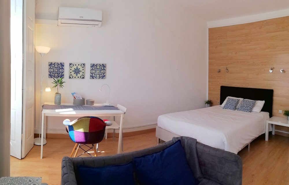 hotel room