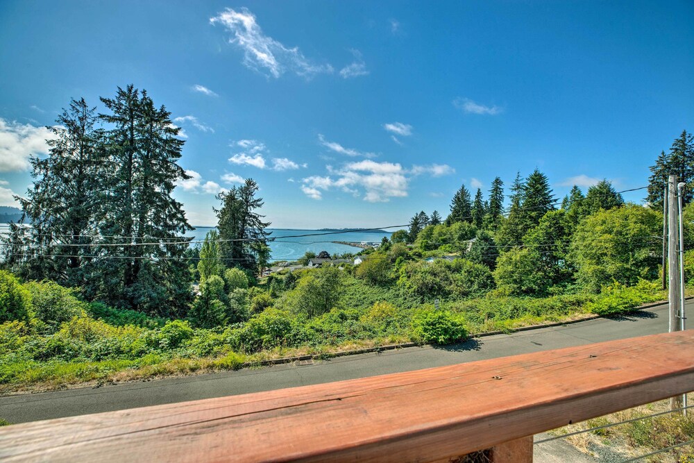 Bay City Home w/ Gorgeous Bay Views From Deck view 3