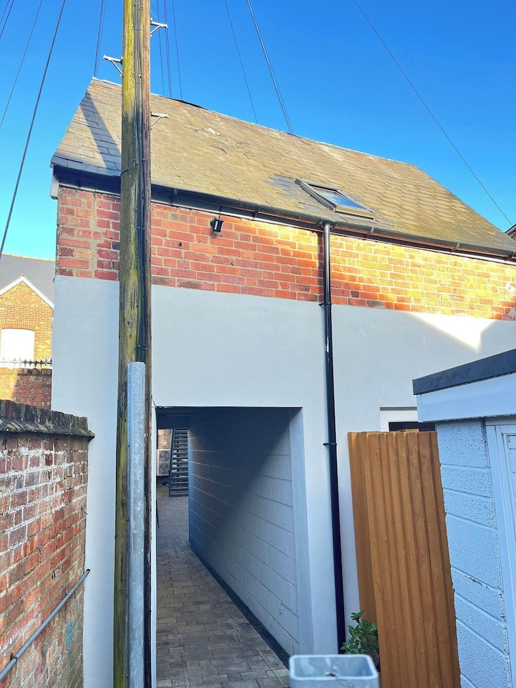 2br-central-15minwalktobeach-freeparking-wifi