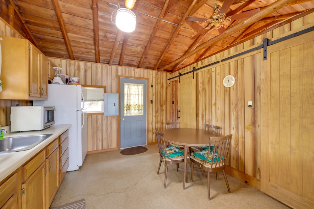 Orlando Vacations - Lake Vacation Rental w/ Deck  Gas Grill! - Property Image 3