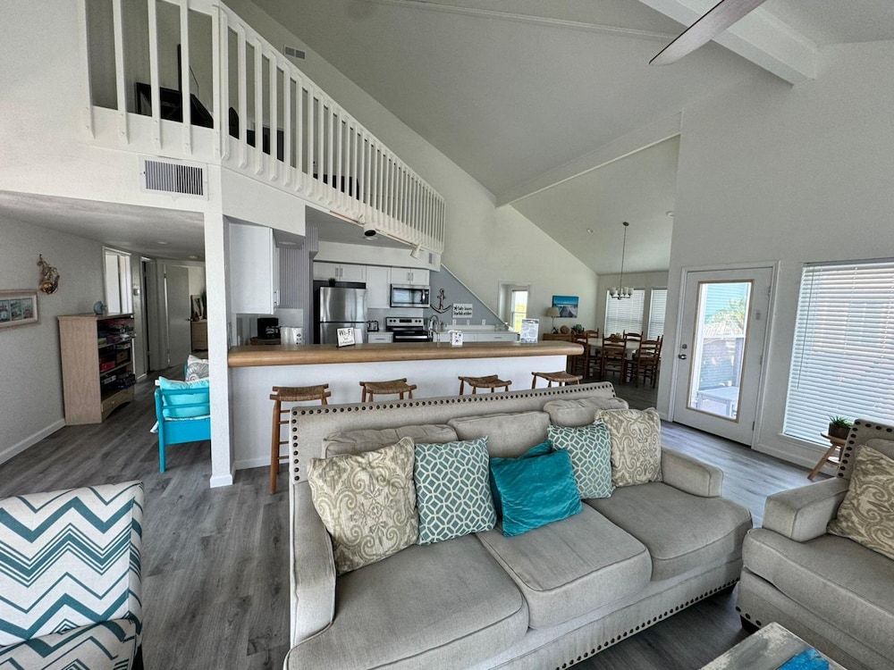 Beachfront Dolphin by Ryson Vacation Rentals