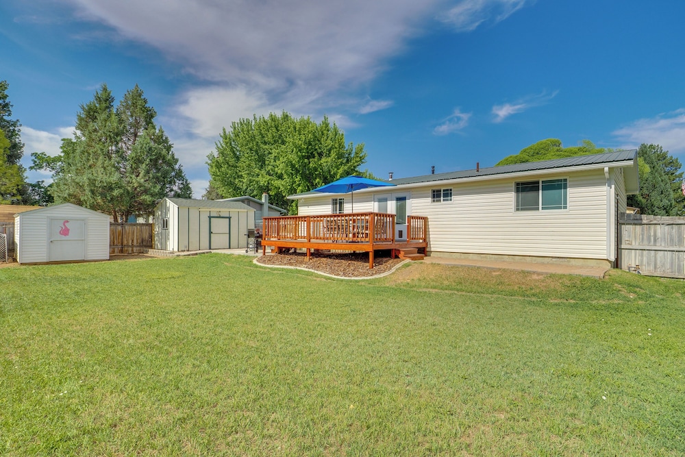 1 Mi to Main Street Vernal: Updated Home w/ Yard!