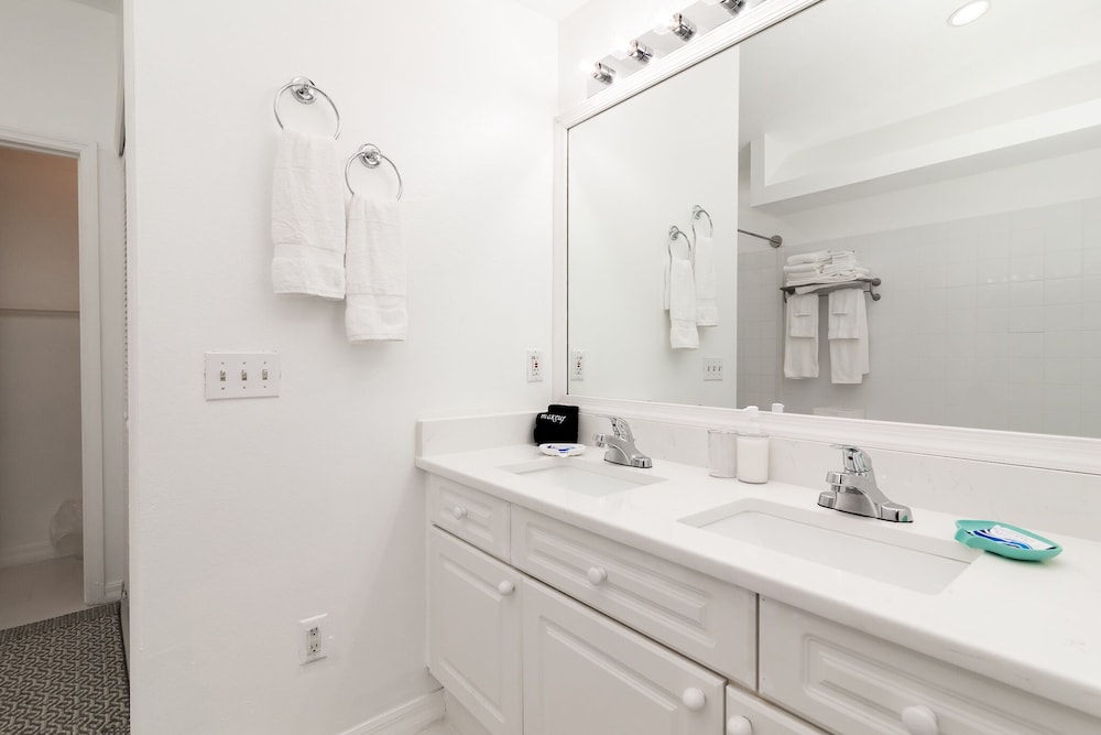 Orchid Villa Fully Equipped Kitchen - Image 3